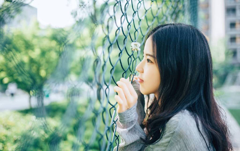一段感情能给你带来多大痛苦，就曾给你带来过多大快乐。